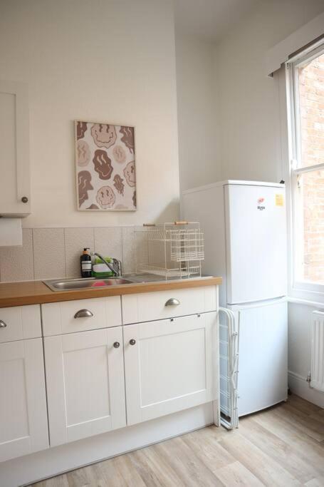 Spacious 1 Bedroom Apartment Leicester Buitenkant foto