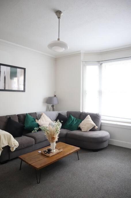 Spacious 1 Bedroom Apartment Leicester Buitenkant foto